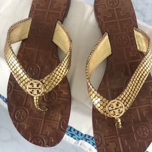 Tory Burch Thora Gold Tumbled Snake print Size 7